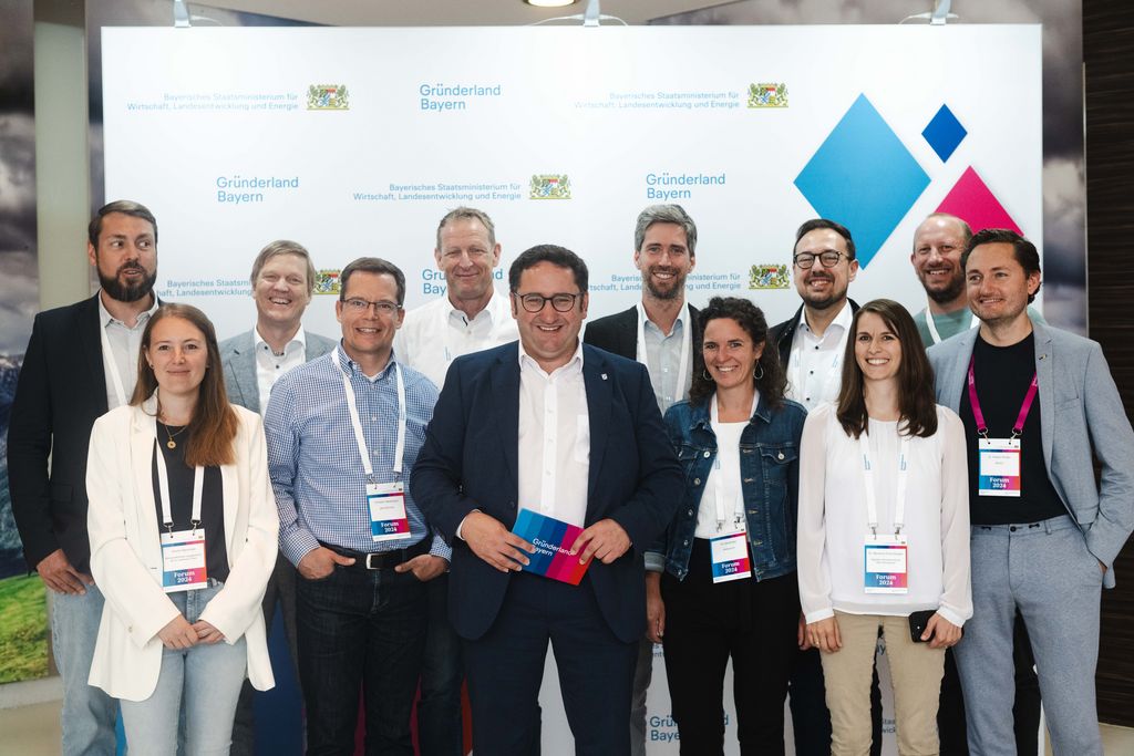 Das Bayerische Wirtschaftsministerium feiert das 10-jährige Jubiläum seiner Gründerinitiative Gründerland Bayern.