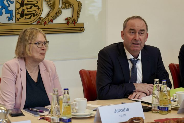 Impressionen der Veranstaltung „Auswirkungen der US-Zölle auf die bayerische Wirtschaft“.