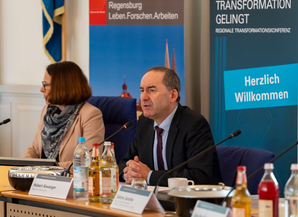 Impressionen der Auftaktveranstaltung der regionalen Transformationskonferenz "Transformation gelingt".