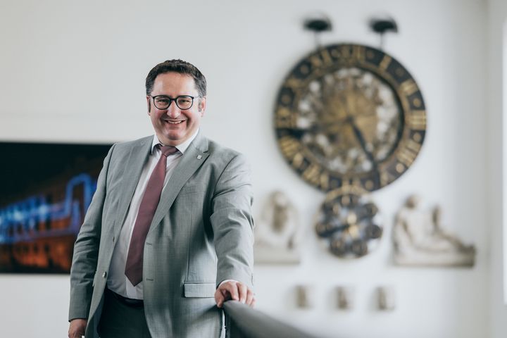 Portraitfoto Bayerns Wirtschaftsstaatssekretär Tobias Gotthardt