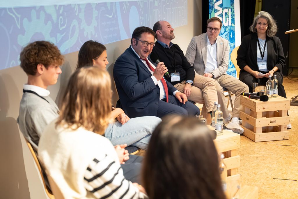 Impressionen des Jugendwirtschaftsgipfels 2025.