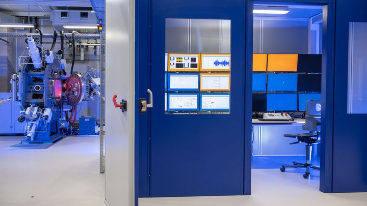 Impressionen der Einweihung des Neubaus des Instituts für Test und Simulation für Gasturbinen des DLR.