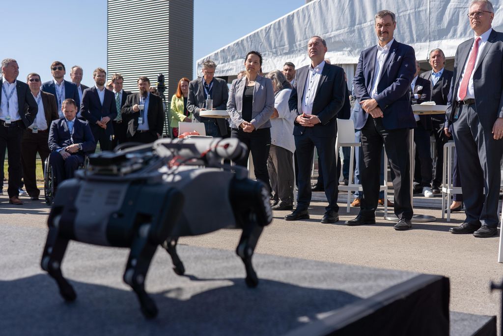 Impressionen der Grundsteinlegung des Neubaus des Galileo Kompetenzzentrum.