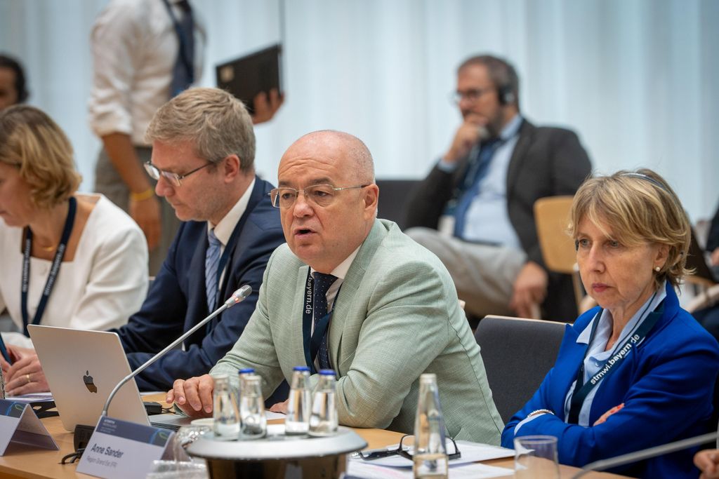 Impressionen der Automotive Regions Alliance (ARA) Jahreskonferenz im Rahmen der IAA Mobility 2025.