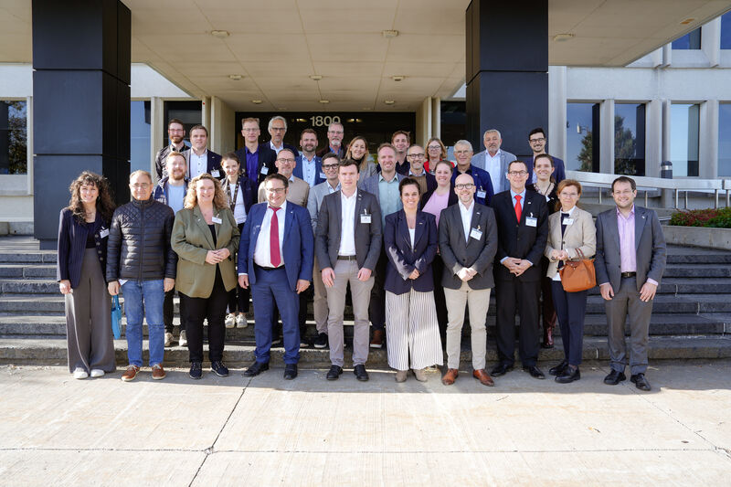 Wirtschaftsstaatssekretär Tobias Gotthardt hat das Forschungszentrum Hydro Québec (IREQ) mit einer Delegation aus Wirtschaft und Wissenschaft besucht. Foto: StMWi/Wachtveitl.
