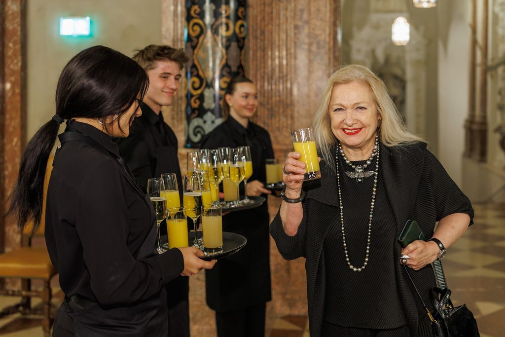 Bayerns Wirtschaftsstaatssekretär Tobias Gotthardt lädt im Namen der Bayerischen Staatsregierung zu einem Empfang anlässlich der 76. Internationalen Handwerksmesse in die Residenz München ein.