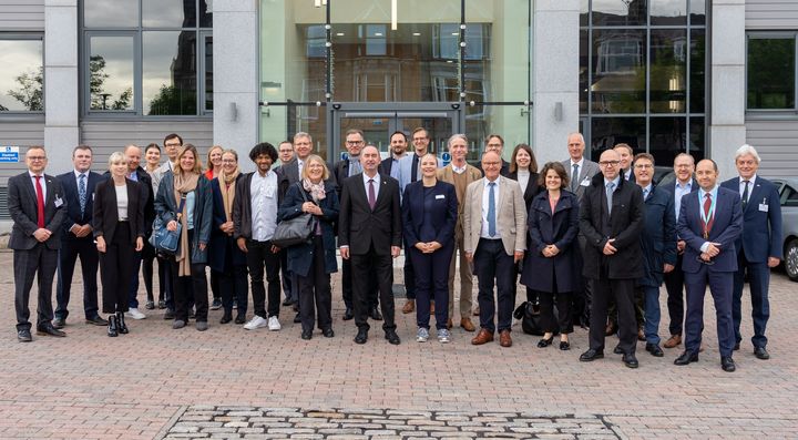 Staatsminiser Hubert Aiwanger leitete eine Delegation aus Unternehmern, Wissenschaftlern und Landtagsabgeordneten, die die Wasserstoffregion Schottland besuchte. Foto: Elke Neureuther/StMWi