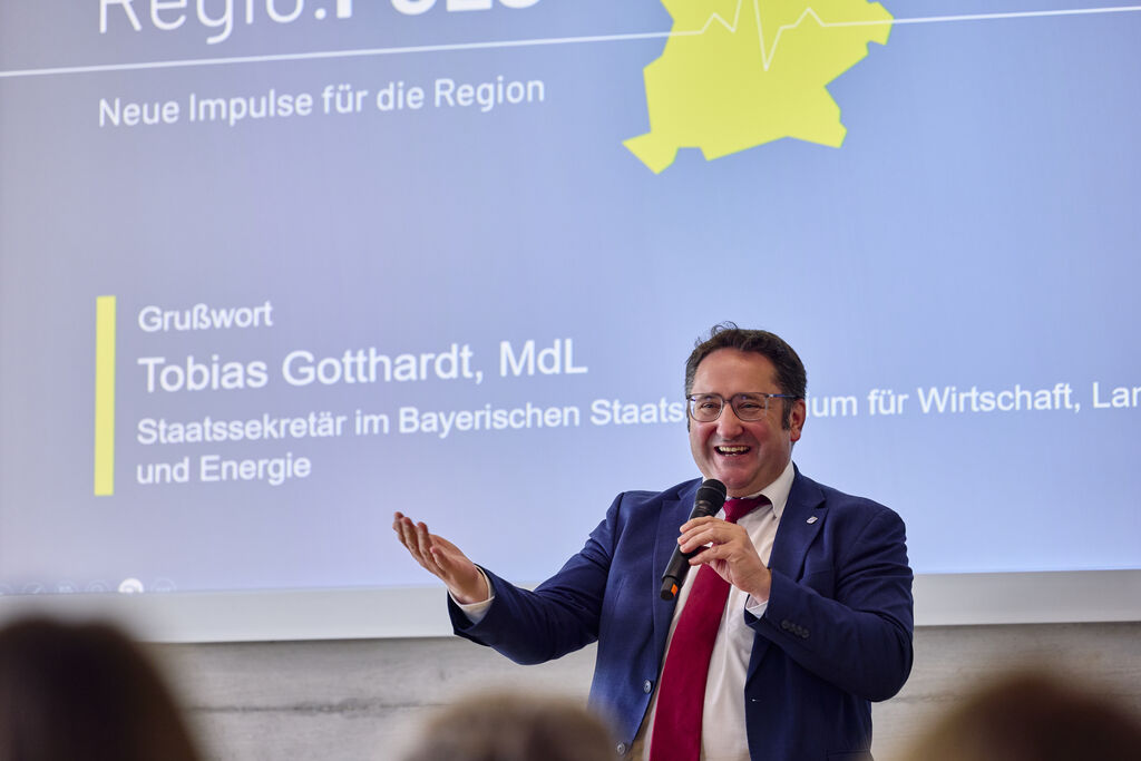 Person trägt vor