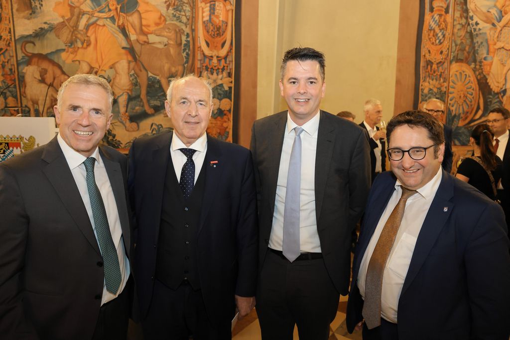 stmwi_25-03-12_035 Tobias Gotthardt (Staatssekretär im Bayerischen Wirtschaftsministeium) lädt am 12.03.2025 anlässlich der Internationalen Handwerksmesse zum Empfang in den Kaisersaal der Residenz München ein.