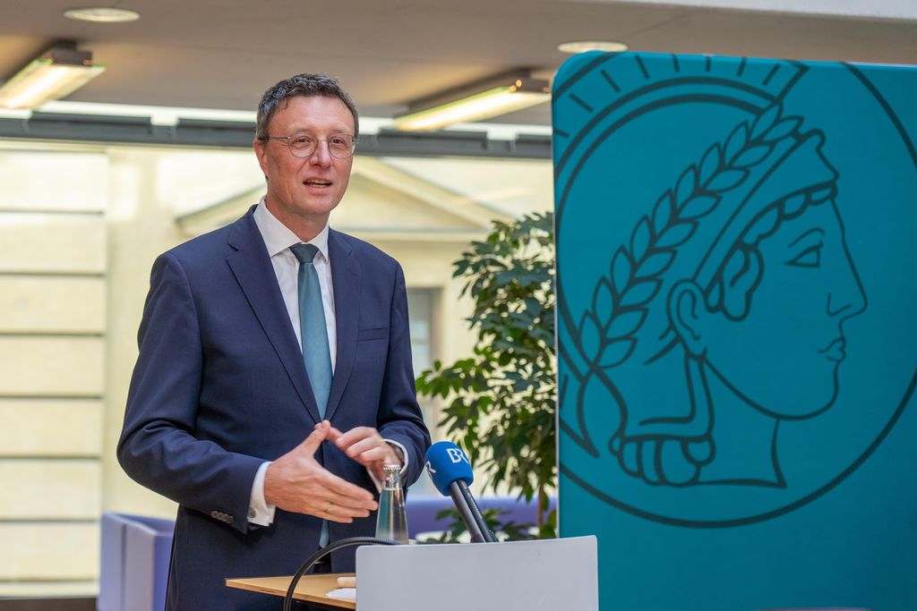 Unterzeichnung der Absichtserklärung zum neuen Institutsstandort in Würzburg