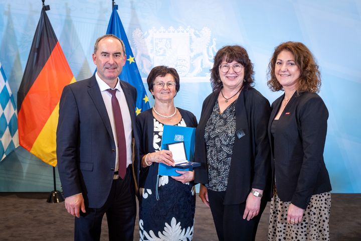 Impressionen der Verleihung der Staatsmedaille für besondere Verdienste um die Bayerische Wirtschaft.