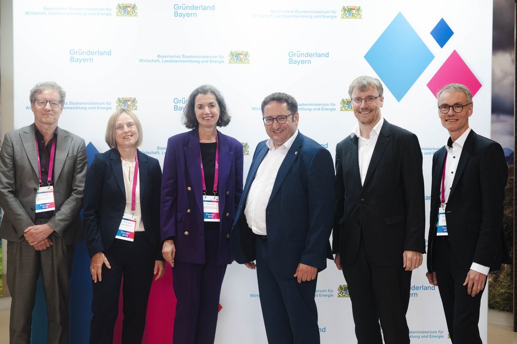 Das Bayerische Wirtschaftsministerium feiert das 10-jährige Jubiläum seiner Gründerinitiative Gründerland Bayern.