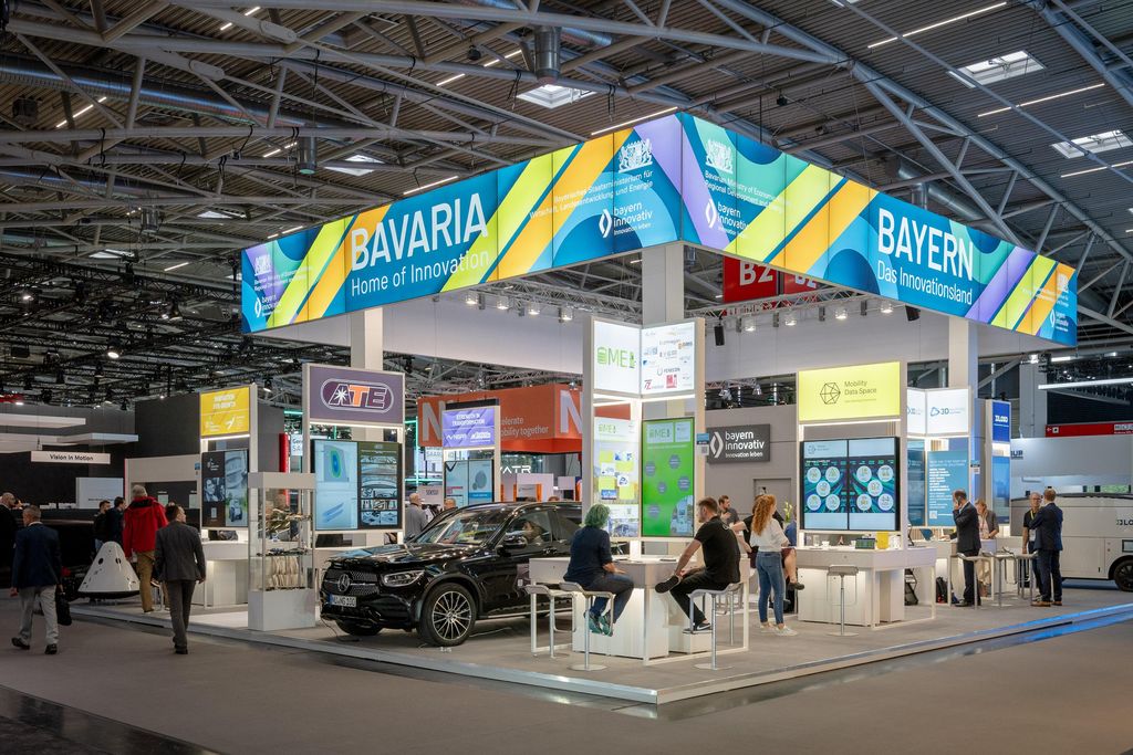 Impressionen des IAA Rundgangs mit Bayerns Wirtschaftsminister Hubert Aiwanger.