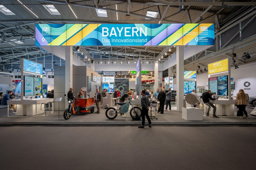 Impressionen des IAA Rundgangs mit Bayerns Wirtschaftsminister Hubert Aiwanger.