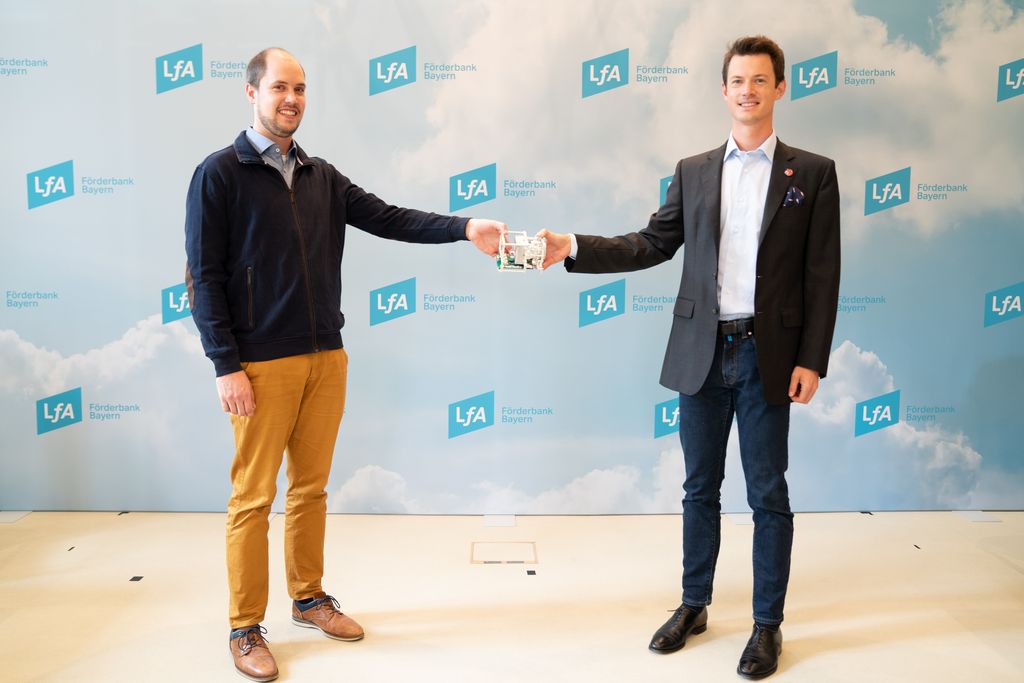 Bayerns Wirtschaftsstaatssekretr Weigert bei Unterschriftenzeremonie zum  Einstieg der EIB in den Wachstumsfonds in Mnchen - Bayerisches  Staatsministerium fr Wirtschaft, Landesentwicklung und Energie