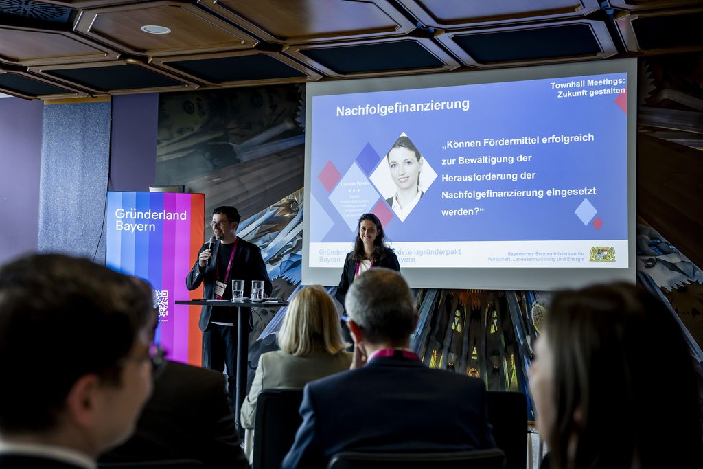 Das Bayerische Wirtschaftsministerium feiert das 10-jährige Jubiläum seiner Gründerinitiative Gründerland Bayern.