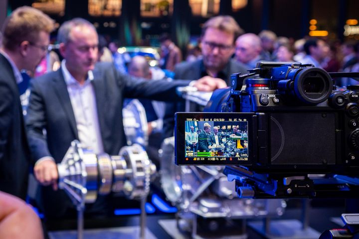 Impressionen des IAA Rundgangs mit Bayerns Wirtschaftsminister Hubert Aiwanger.