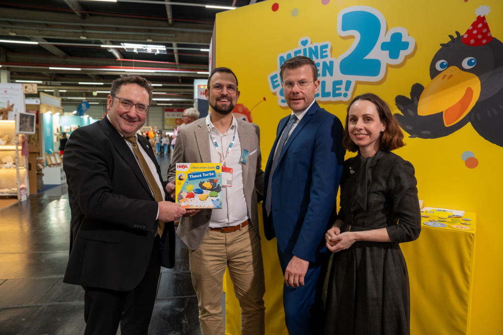 Impression vom Messerundgang Spielwarenmesse mit Staatssekretär Tobias Gotthardt