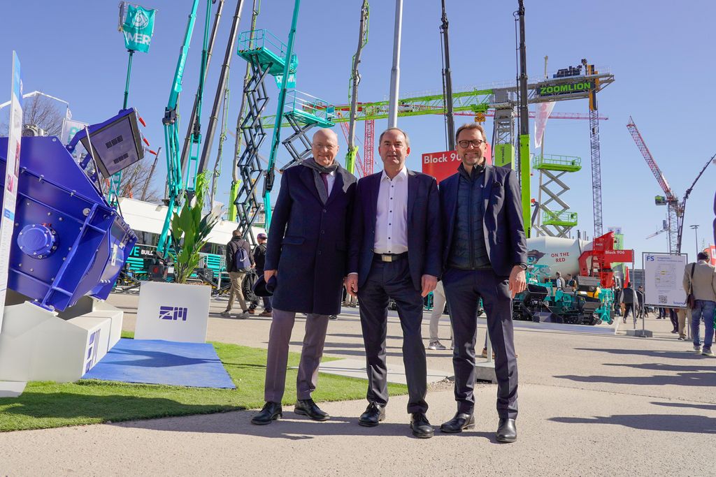 Impressionen des Messerundgangs auf der bauma.