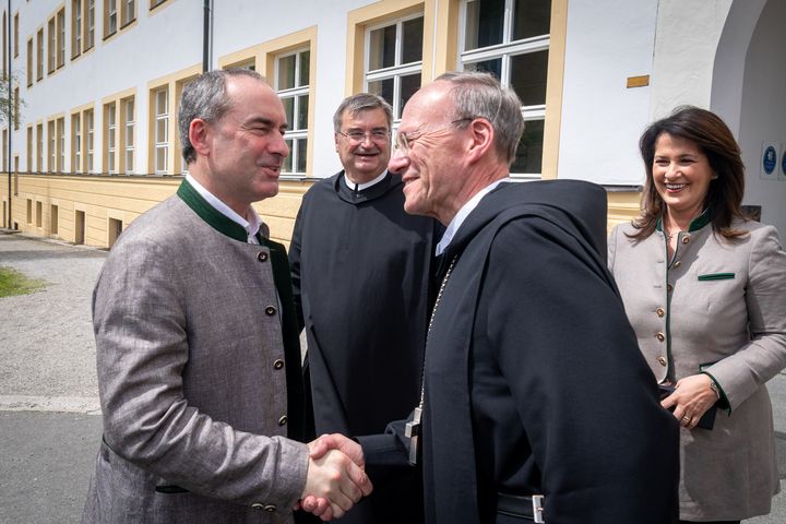 Impressionen der feierlichen Unterzeichnung des Pakts "Holzenergie Bayern". 