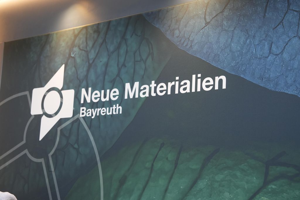 Impressionen der Jubiläumsfeier „25 Jahre neue Materialien“.