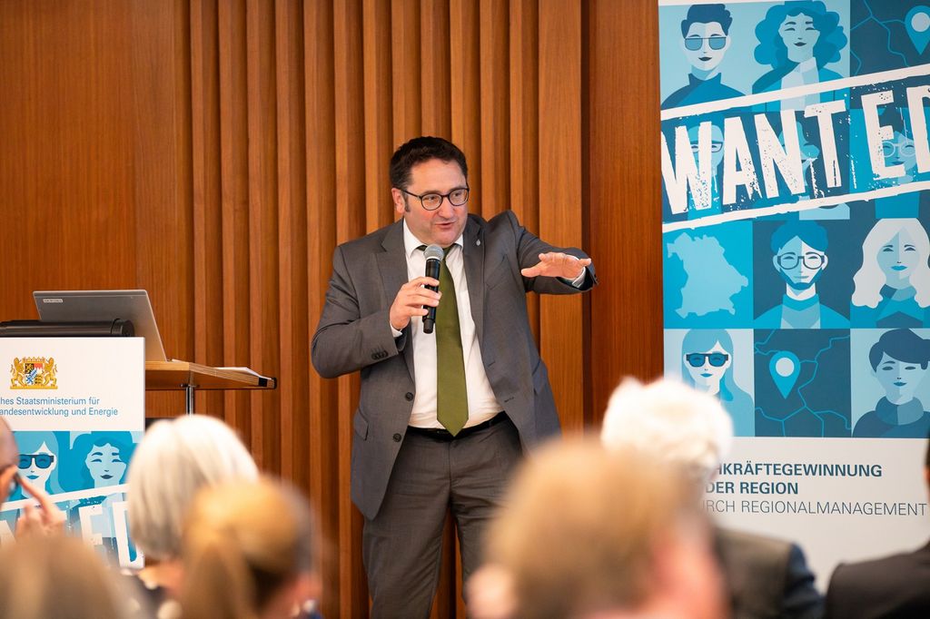 Bild 1 Fachkräftegewinnung 2024 - © StMWi/S.Geiger