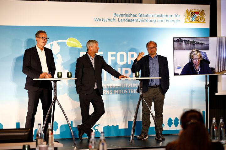 FIT FOR FUTURE – Unsere Unterstützung für Bayerns Industrie 