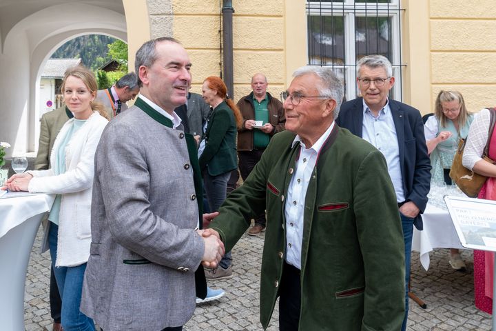 Impressionen der feierlichen Unterzeichnung des Pakts "Holzenergie Bayern". 
