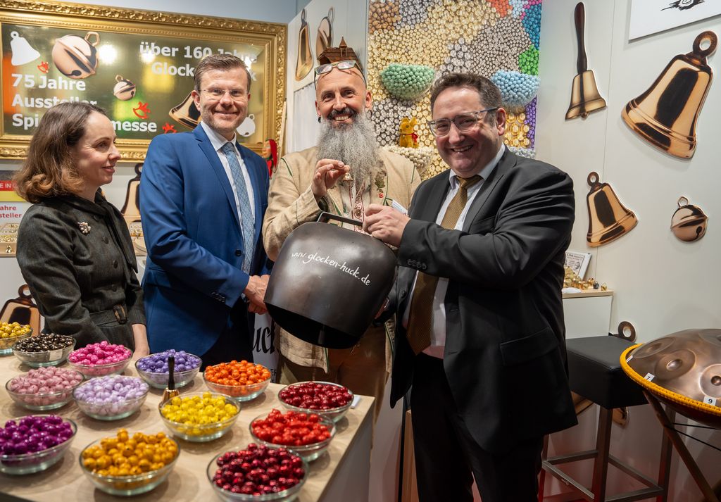 Impression vom Messerundgang Spielwarenmesse mit Staatssekretär Tobias Gotthardt