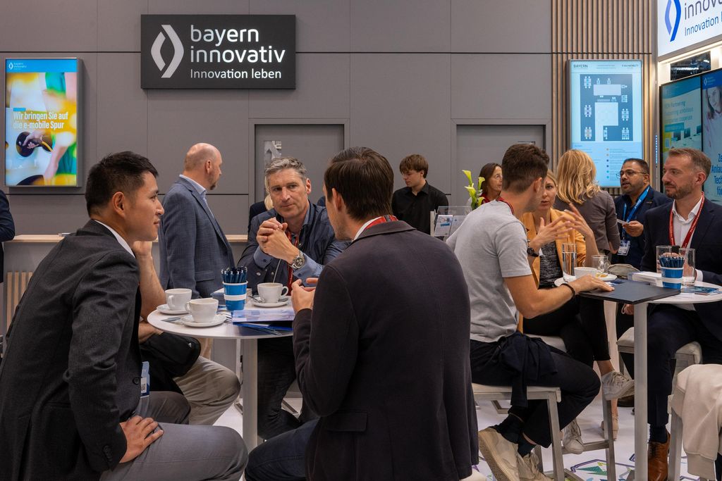 Impressionen des IAA Rundgangs mit Bayerns Wirtschaftsminister Hubert Aiwanger.