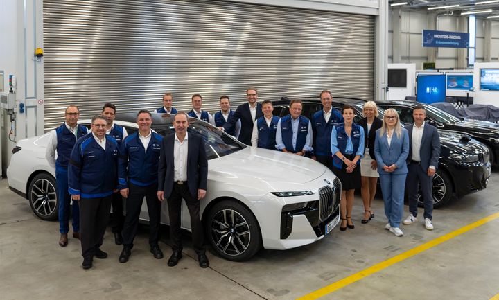 Bayerns Wirtschaftsminister Hubert Aiwanger besuchte das BMW-Werk in Landshut. Foto: Elke Neureuther/StMWi