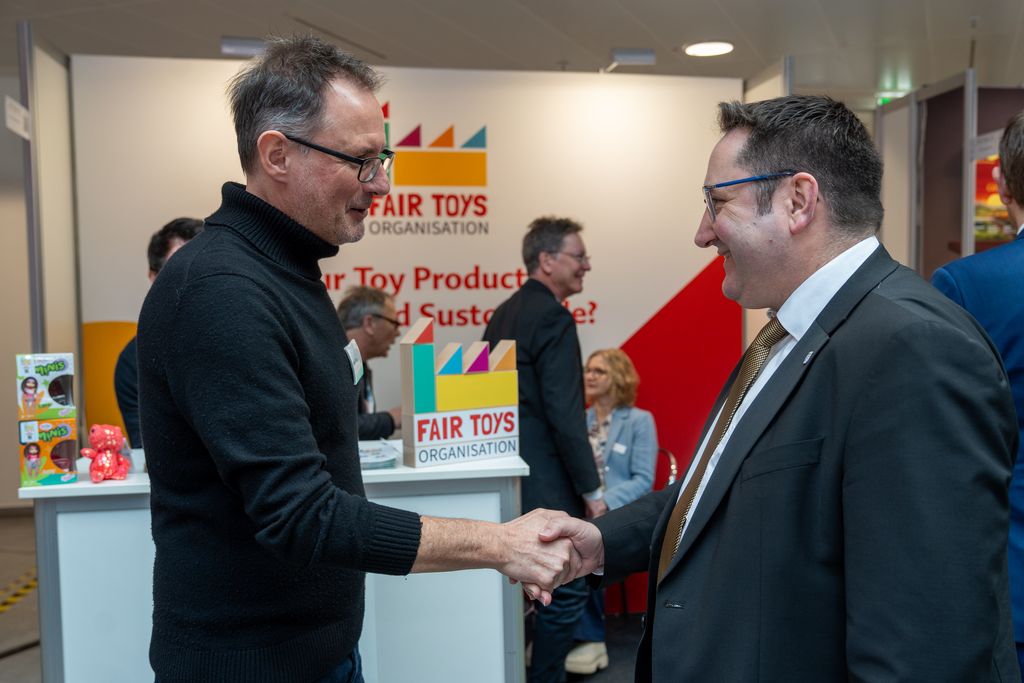 Impression vom Messerundgang Spielwarenmesse mit Staatssekretär Tobias Gotthardt