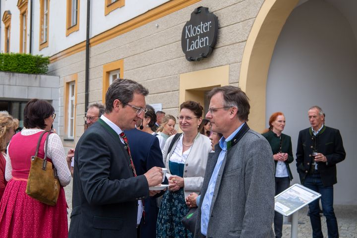 Impressionen der feierlichen Unterzeichnung des Pakts "Holzenergie Bayern". 