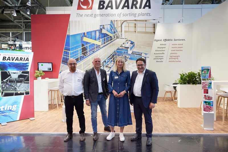 Bayerns Wirtschaftsstaatssekretär Tobias Gotthardt besucht die IFAT Munich 2024.