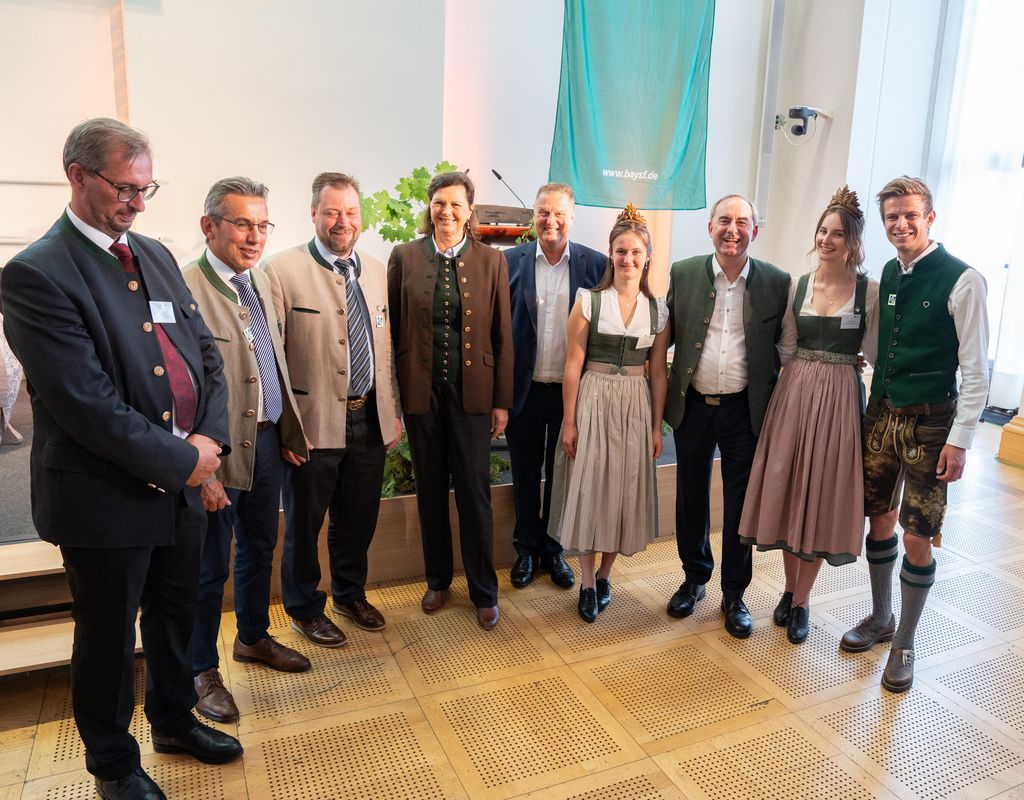 Impressionen des Festakts „Jubiläum 20 Jahre Bayerische Staatsforsten“.