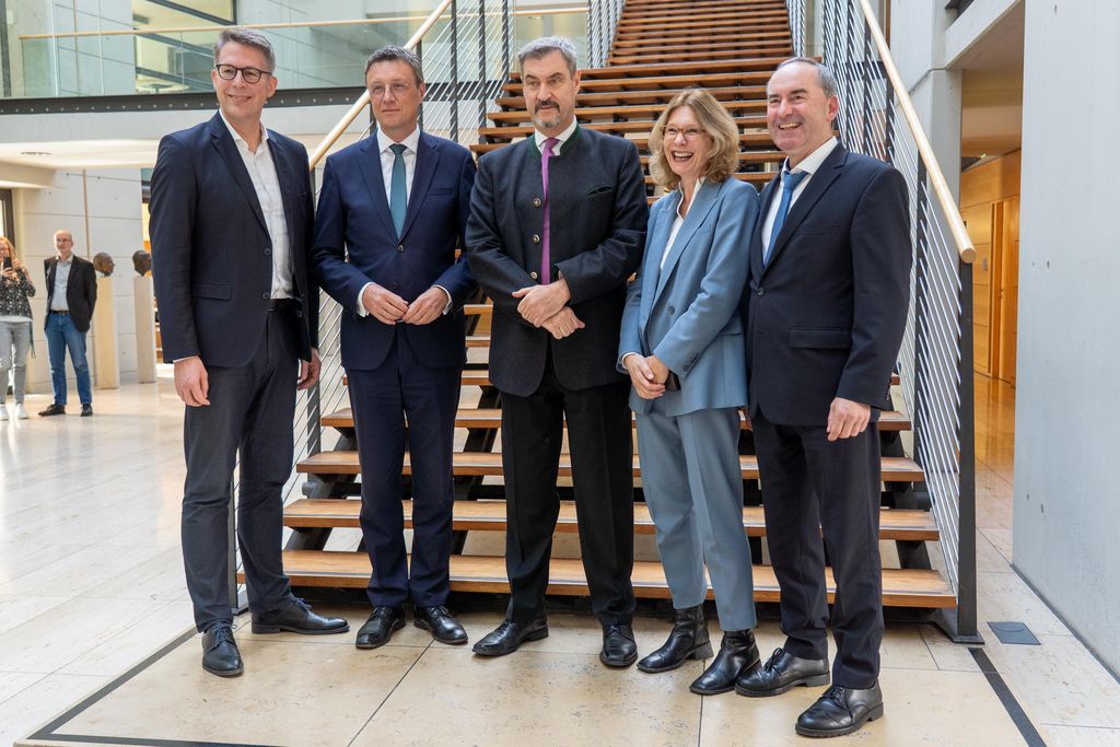 Unterzeichnung der Absichtserklärung zum neuen Institutsstandort in Würzburg