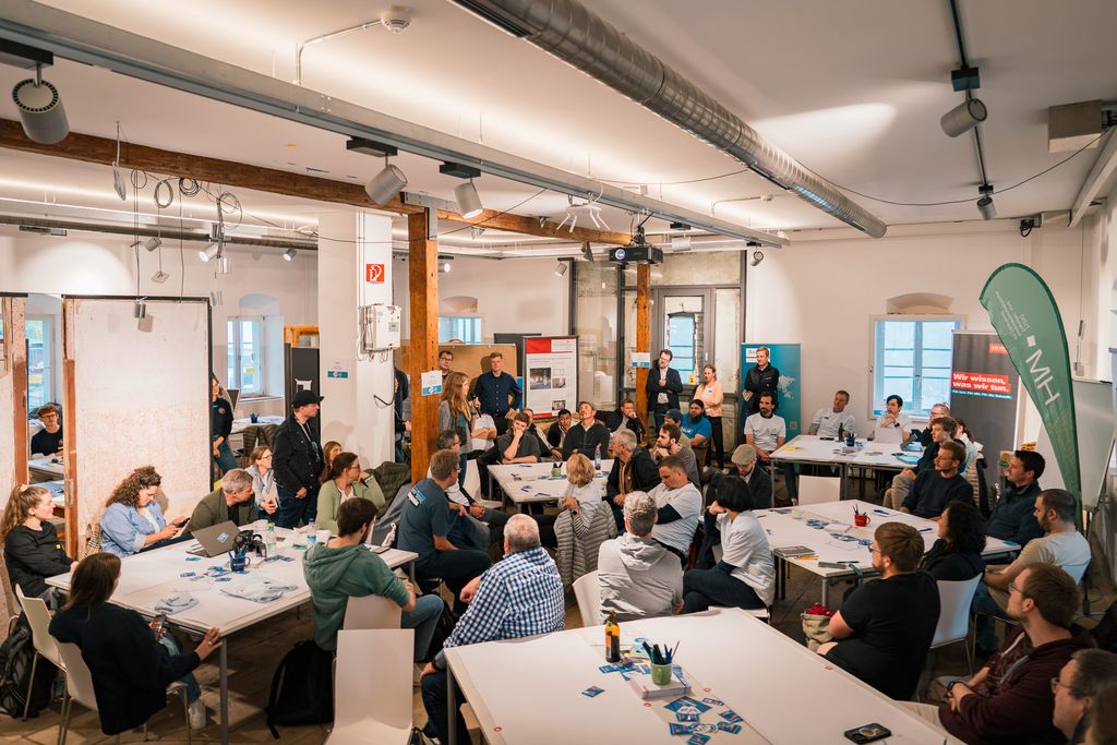 Impressionen der Veranstaltung „ServusZUKUNFT #Werkstatt KI“.