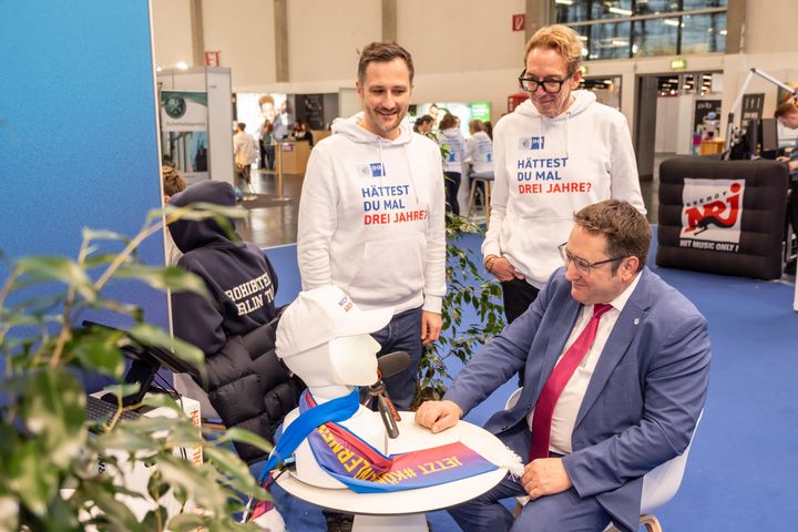 TDG20251208_Gotthardt_378 Bayerns Wirtschaftsstaatssekretär Tobias Gotthardt besucht die Berufsbildungsmesse in Nürnberg.