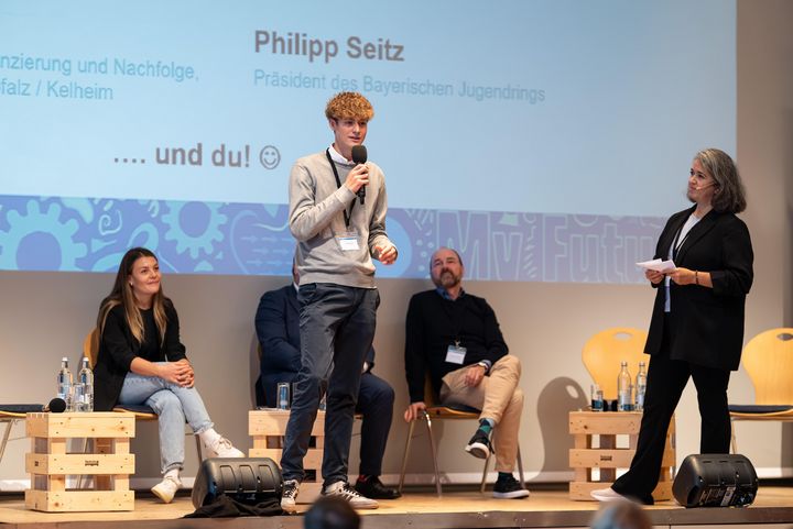 Impressionen des Jugendwirtschaftsgipfels 2025.
