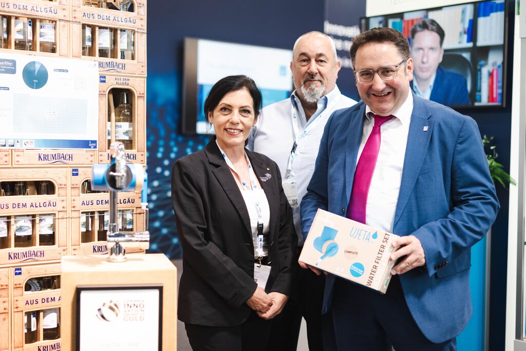 AG1_5272-2 Bayerns Wirtschaftsstaatssekretär Tobias Gotthardt besucht die IFAT Munich 2026.