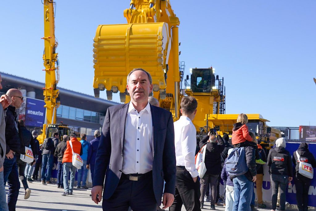 Impressionen des Messerundgangs auf der bauma.