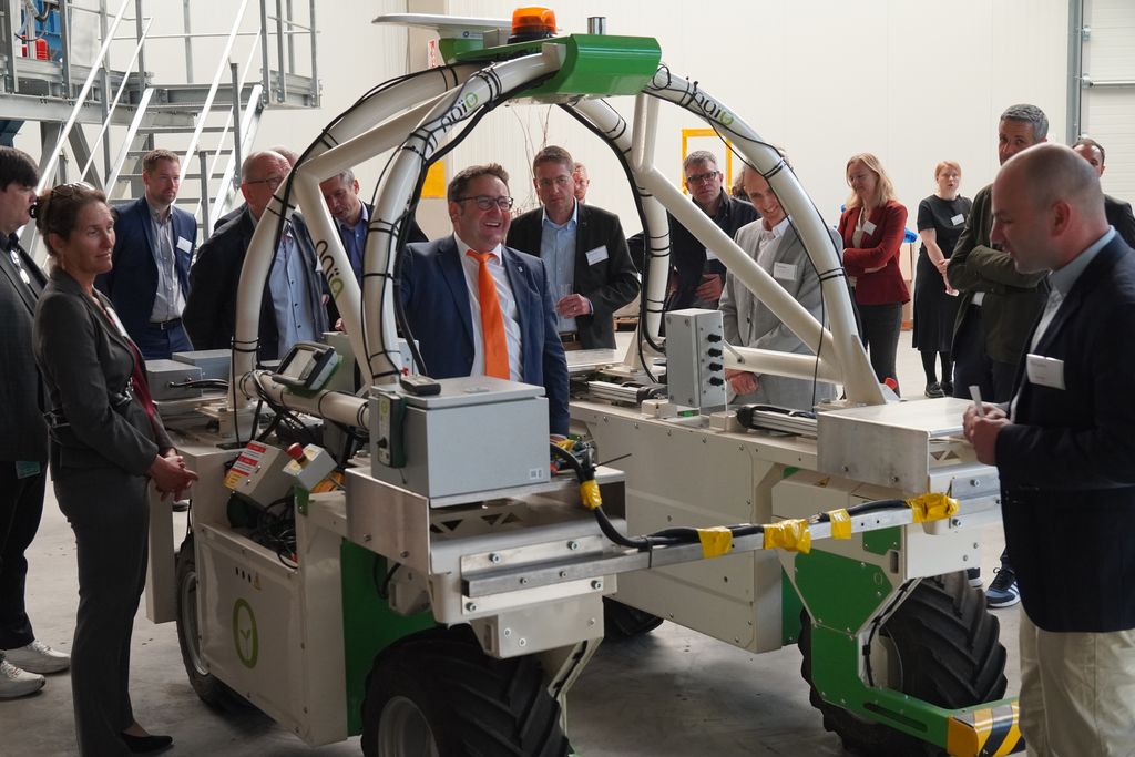 Impressionen der Einweihung technologiezentrum für Phänotypisierung des Fraunhofer IIS in Triesdorf.