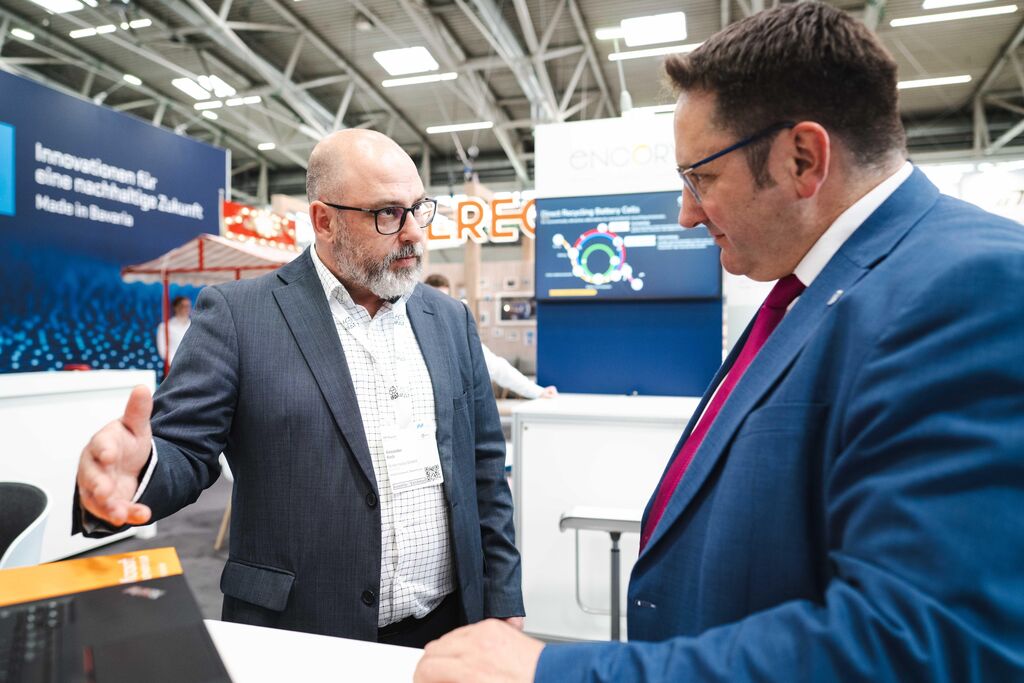 AG2_0622 Bayerns Wirtschaftsstaatssekretär Tobias Gotthardt besucht die IFAT Munich 2026.
