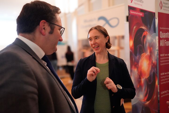 Impressionen des Vernetzungsabends Quantencomputing.