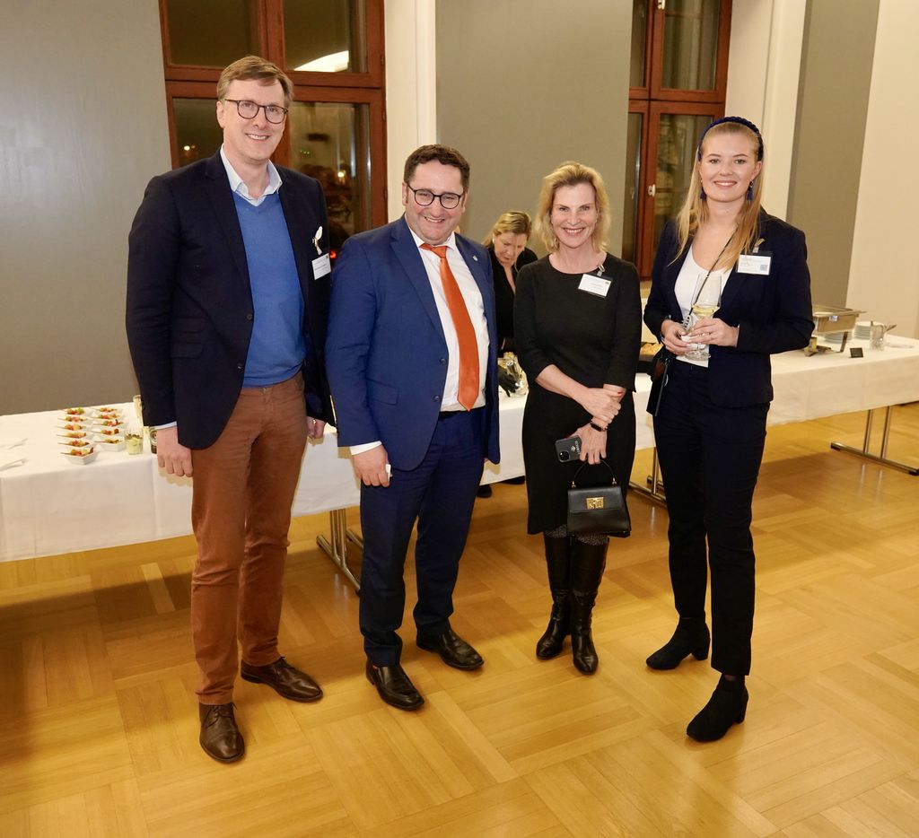 Impressionen des Netzwerktreffens der Kommunikations- und Digitalagenturen Bayerns mit dem Bayerischen Wirtschaftsministerium.