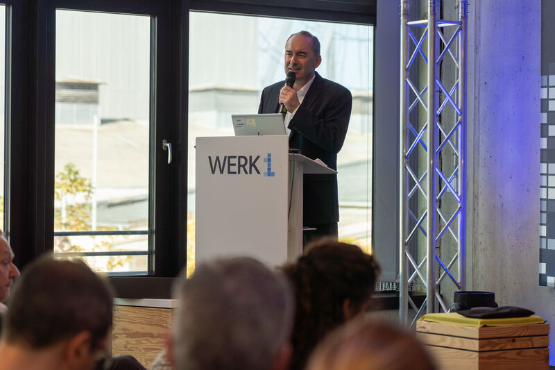 Wirtschaftsminister Hubert Aiwanger bei der IPCEI-Generalversammlung.
Foto: StMWi