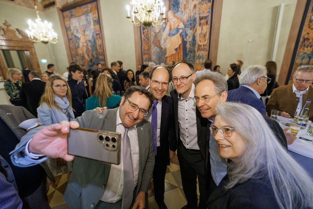 Bayerns Wirtschaftsstaatssekretär Tobias Gotthardt lädt im Namen der Bayerischen Staatsregierung zu einem Empfang anlässlich der 76. Internationalen Handwerksmesse in die Residenz München ein.