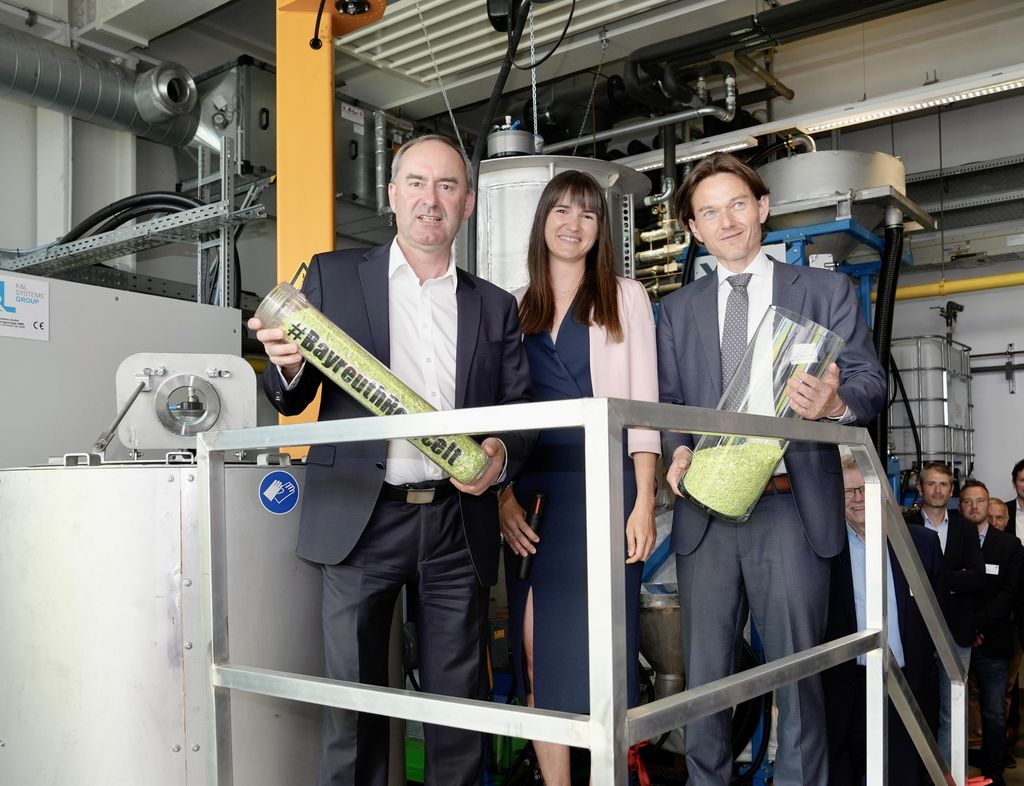 Impressionen der Jubiläumsfeier „25 Jahre neue Materialien“.