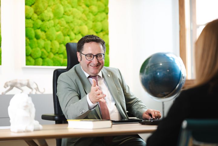 Portraitfoto Bayerns Wirtschaftsstaatssekretär Tobias Gotthardt
