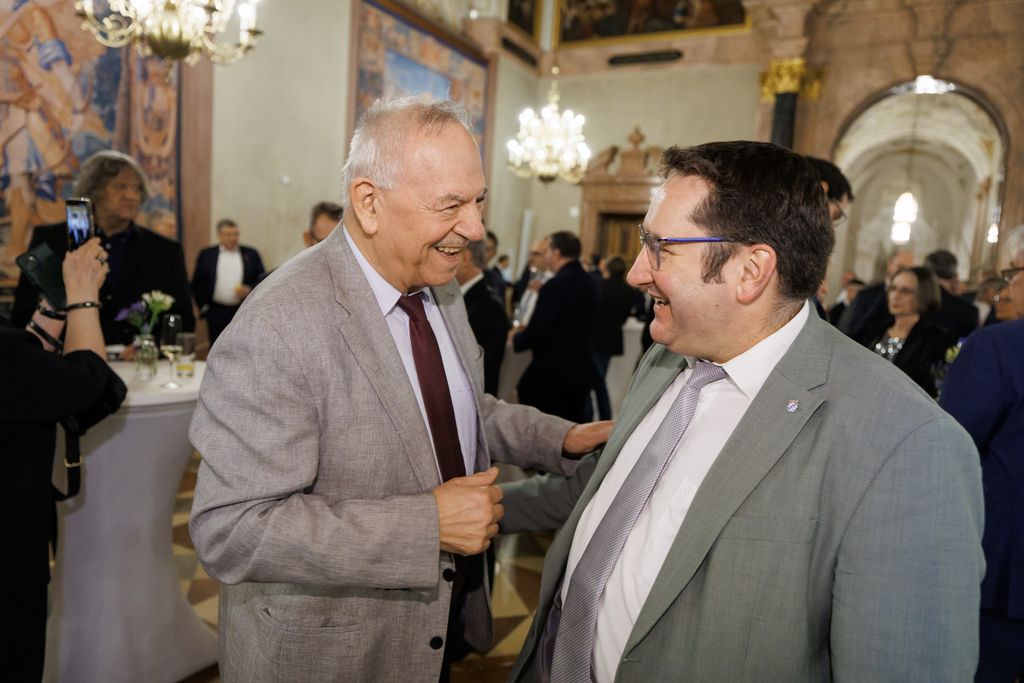 Bayerns Wirtschaftsstaatssekretär Tobias Gotthardt lädt im Namen der Bayerischen Staatsregierung zu einem Empfang anlässlich der 76. Internationalen Handwerksmesse in die Residenz München ein.
